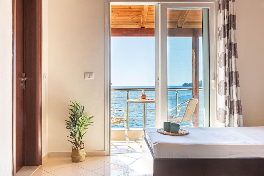 Potam'sea Bliss 36- Front, Sun Beds & Parking Leilighet